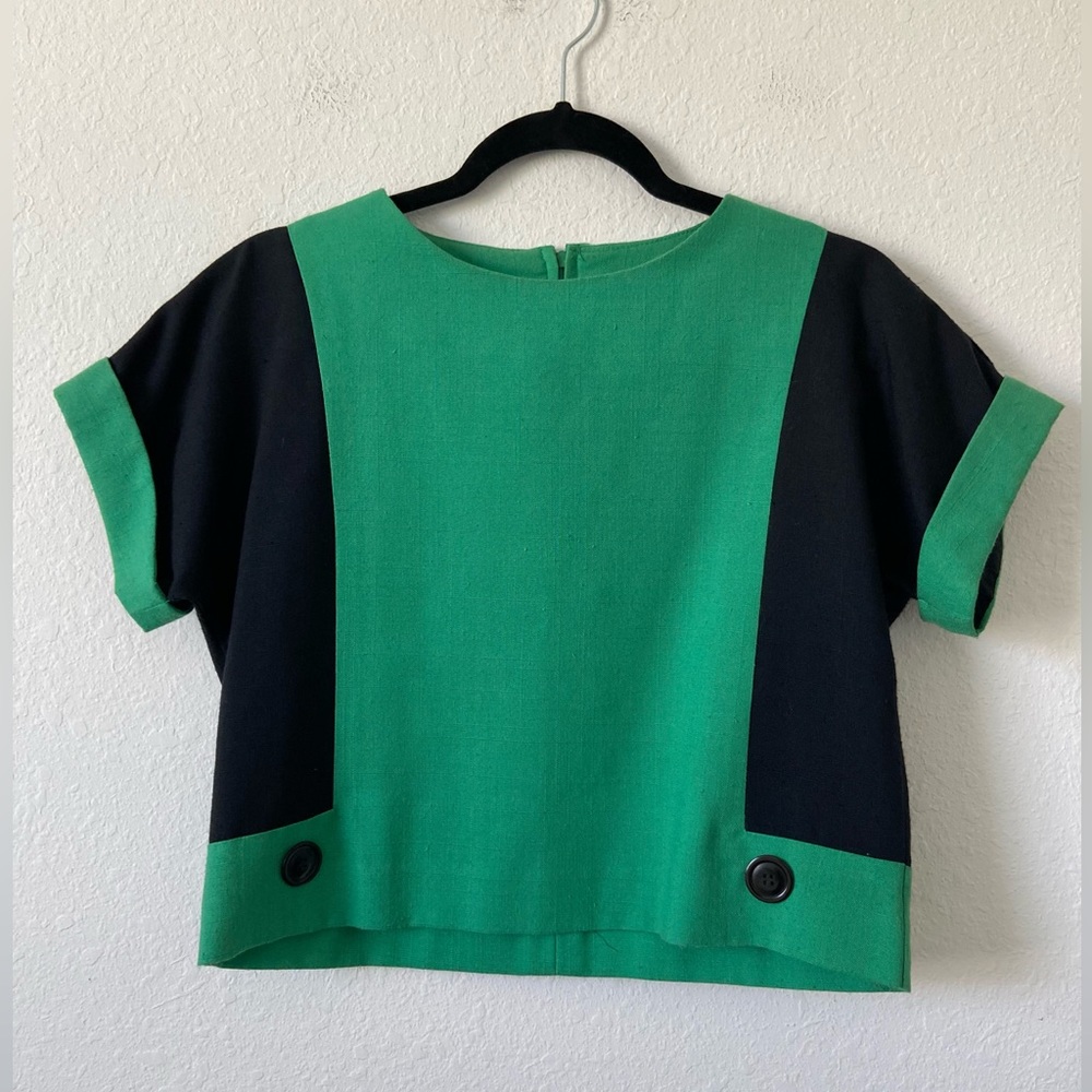 Vintage Cropped Color Block Short Sleeve Top with Button Details